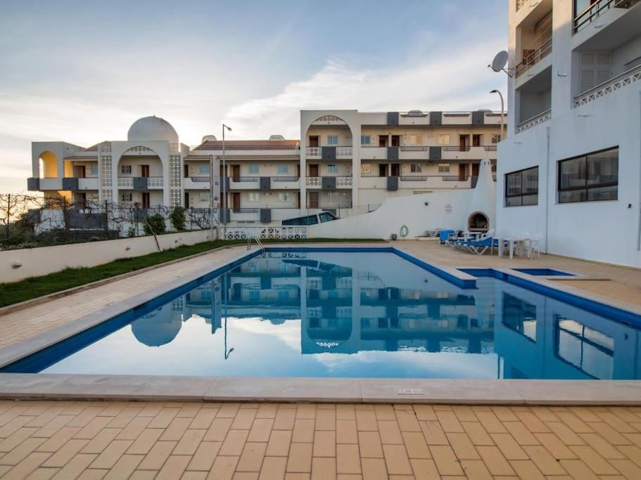 Central Apartment - Pool And Sea View & Albufeira Center מראה חיצוני תמונה