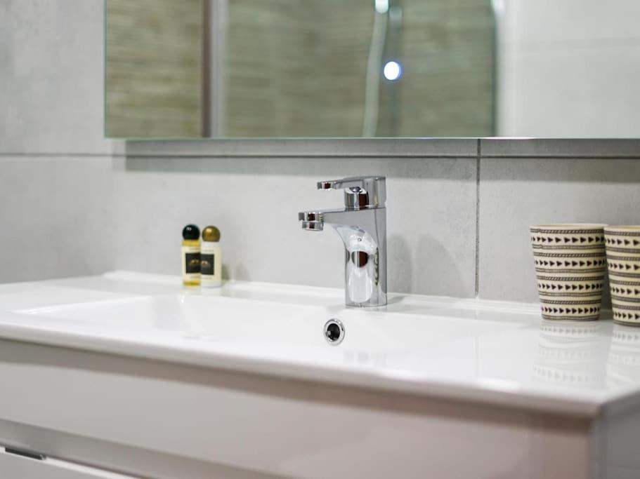 Central Apartment - Pool And Sea View & Albufeira Center מראה חיצוני תמונה